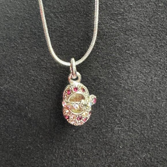 Vintage Beautiful Shoe Pendant in Silver Tone with Crystals - Picture 7 of 7